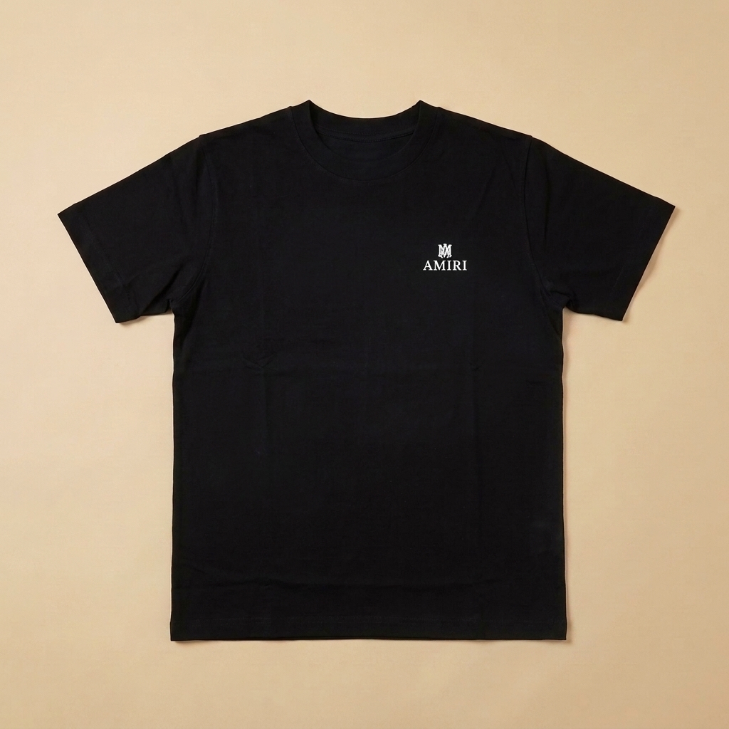 T-shirt usata nera con logo bianco